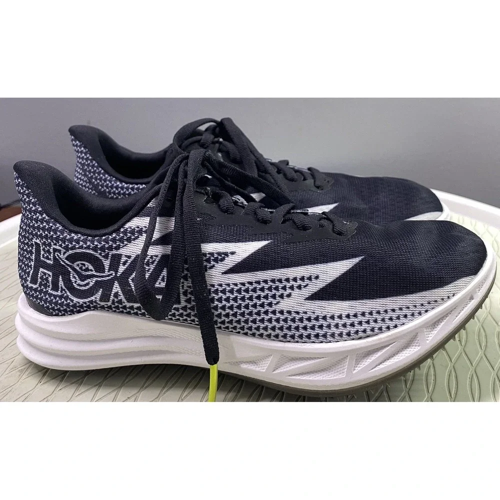 Hoka One One Unisex‎ Crescendo MD Running Sneaker Shoes, Black Men 4.5/Wom 6 EUC